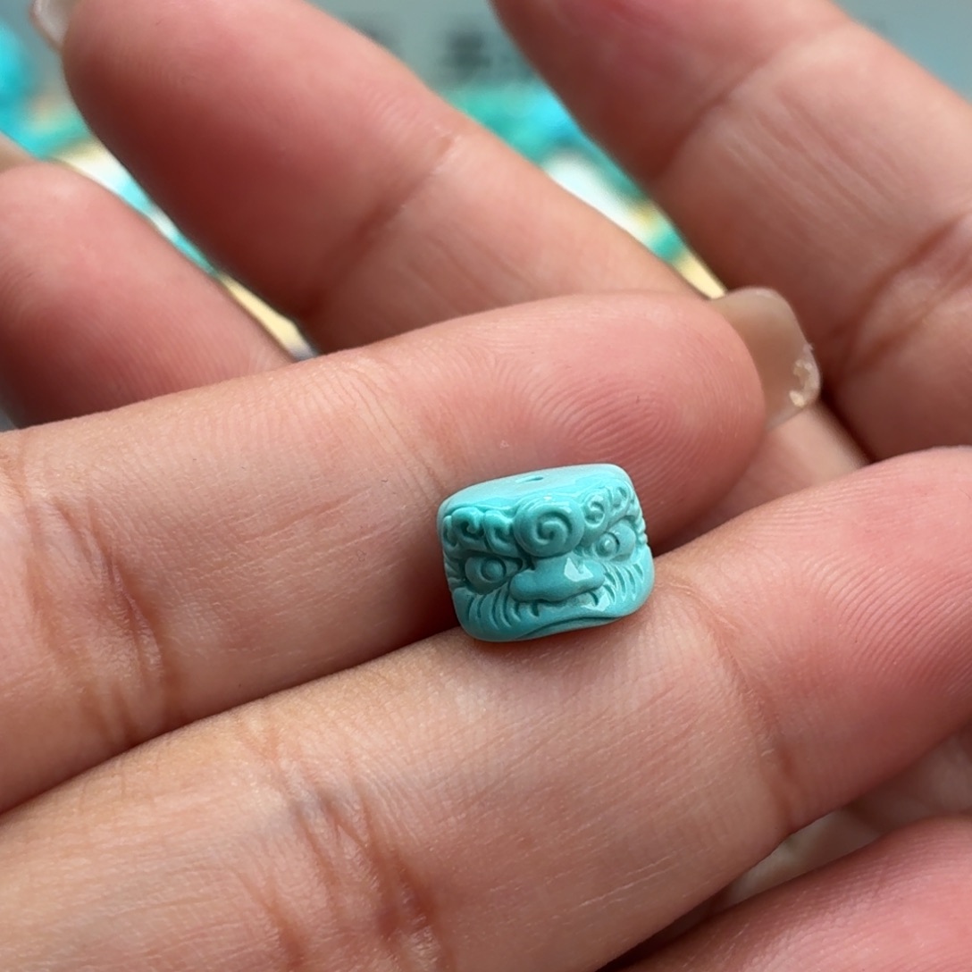 小***薇绿松石未镶嵌珠宝奇石