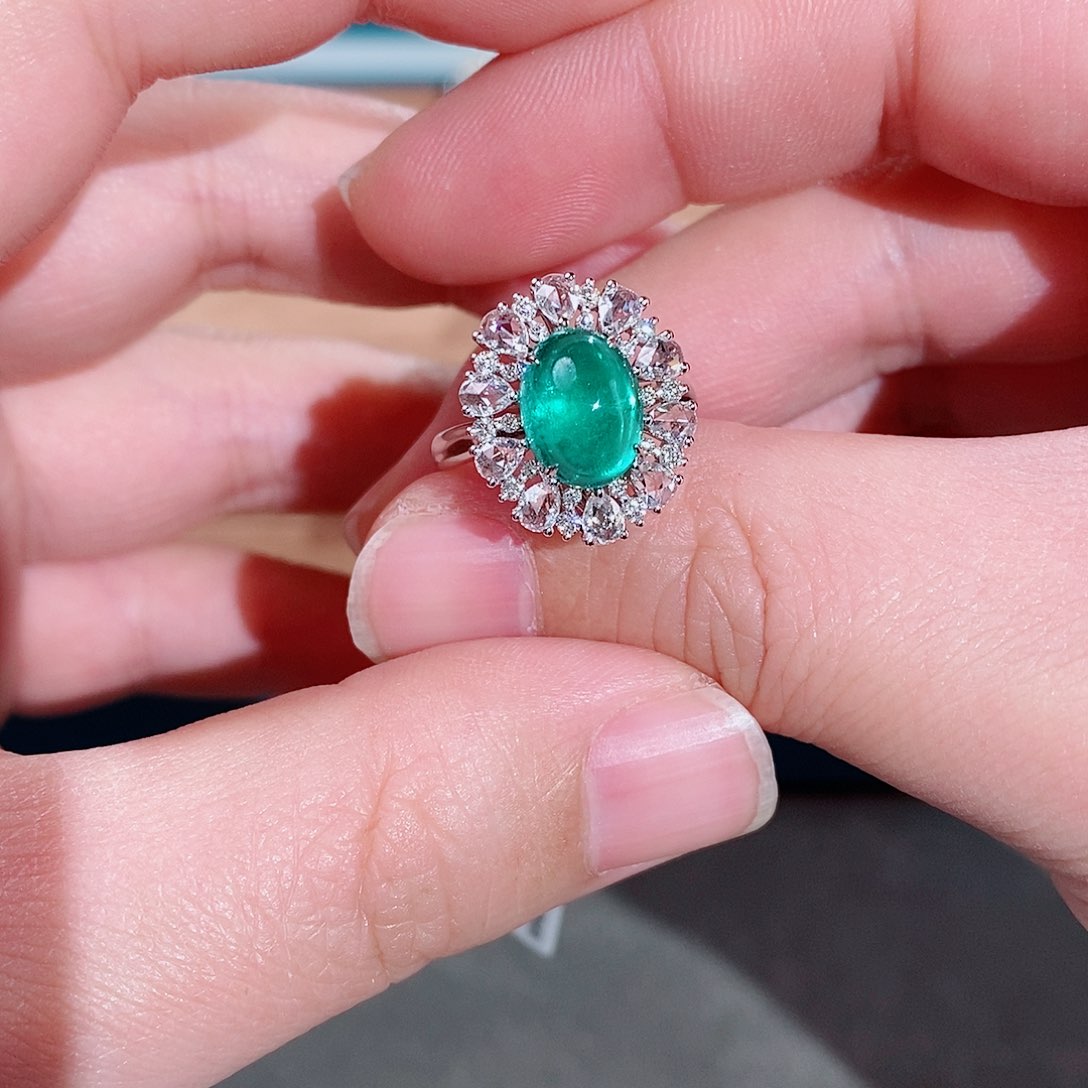 祖母绿戒指18K金镶嵌吉尔德无油VVG2.92克拉