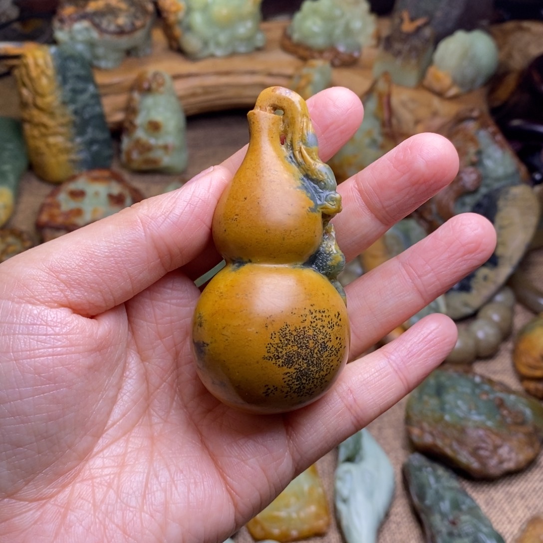 流***月岫岩河磨玉（透闪石质玉）未镶嵌把件