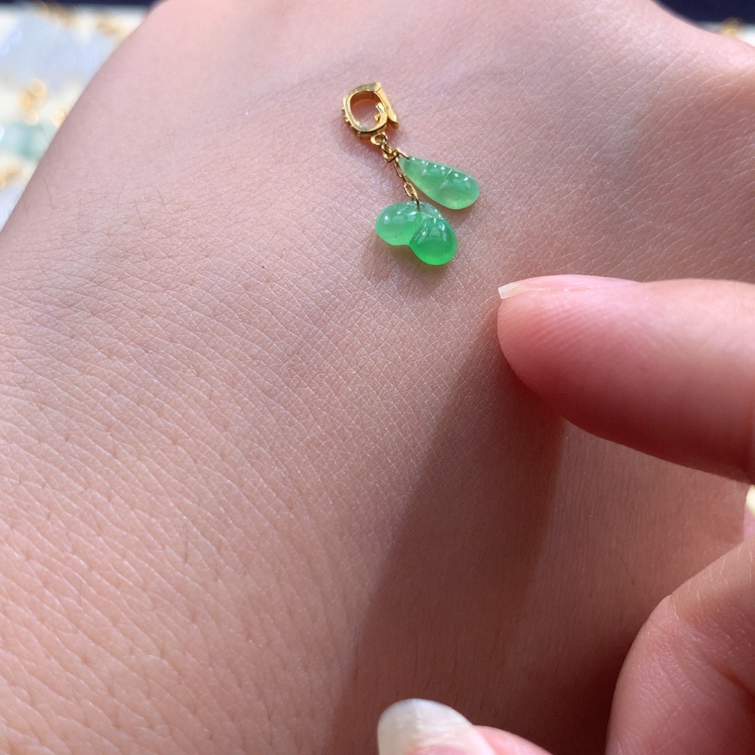 翡翠18K金镶嵌颈饰翡翠