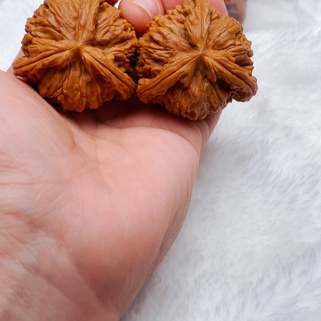 信***恶吊坠文玩核桃三棱