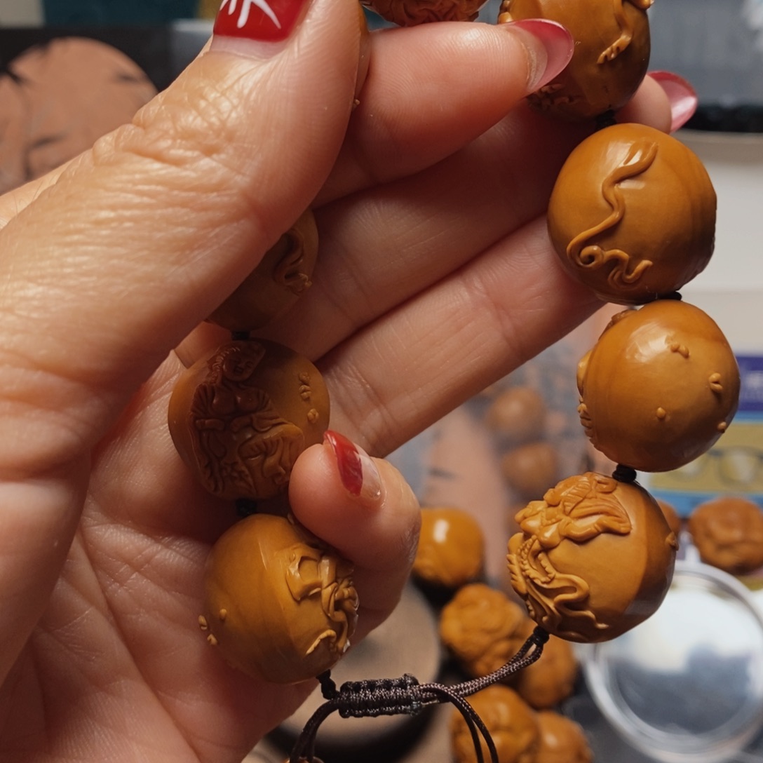 橄榄核手串/手链美女