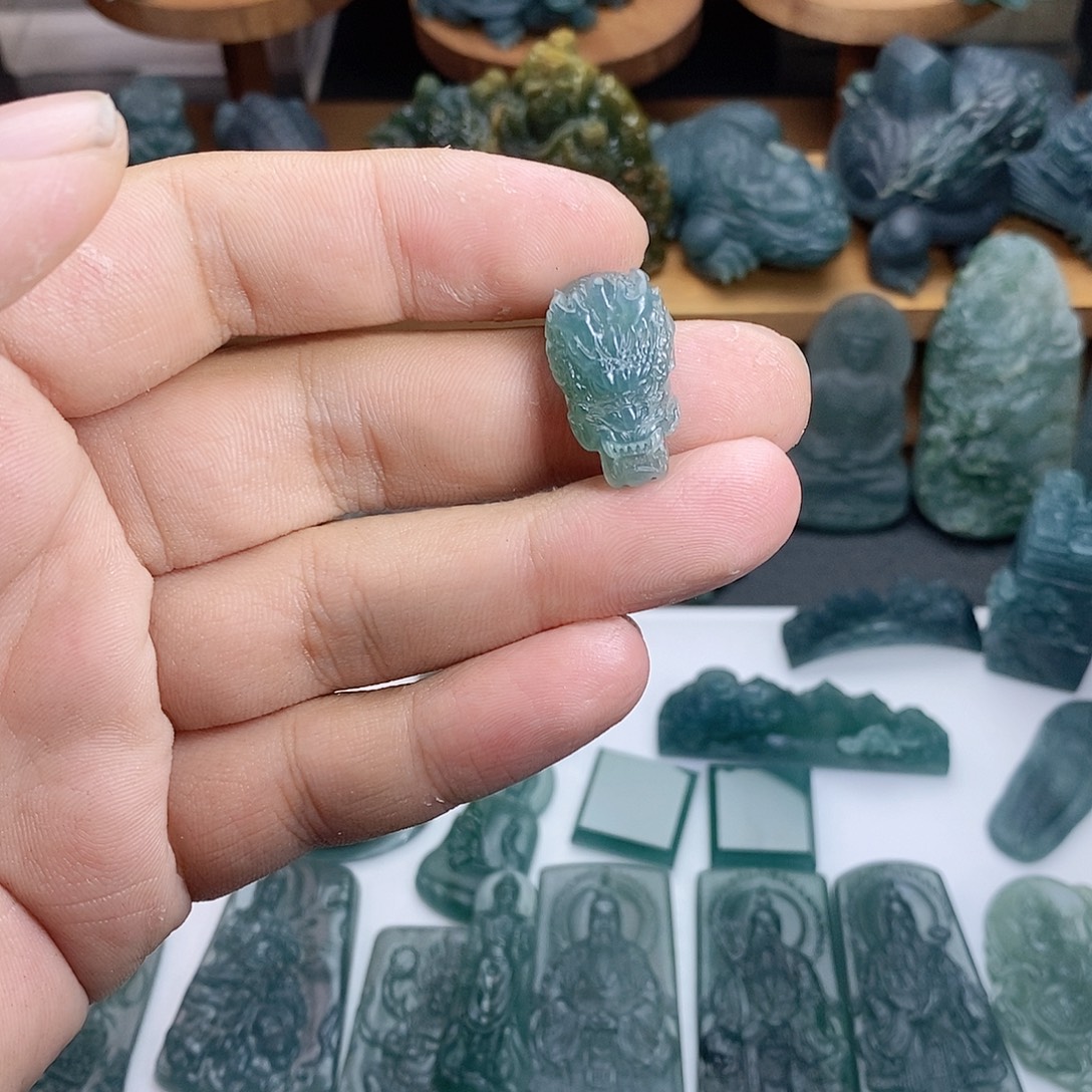 啊***宋定制翡翠未镶嵌龙头