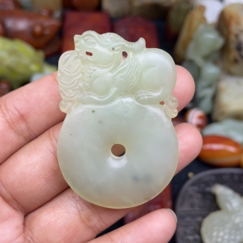 蛇纹石玉未镶嵌颈饰30