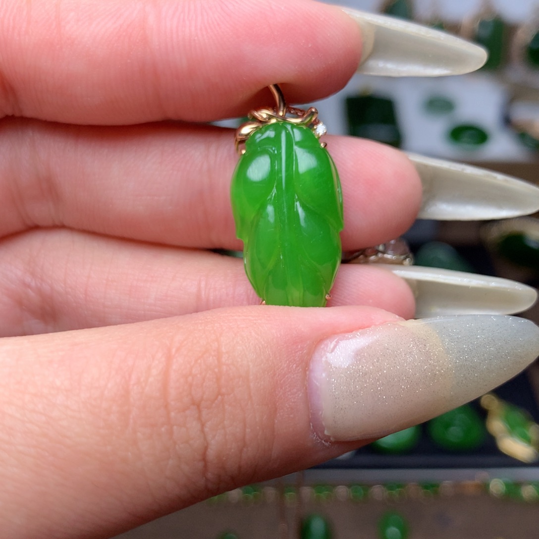 和田玉（碧玉）吊坠18K金镶嵌