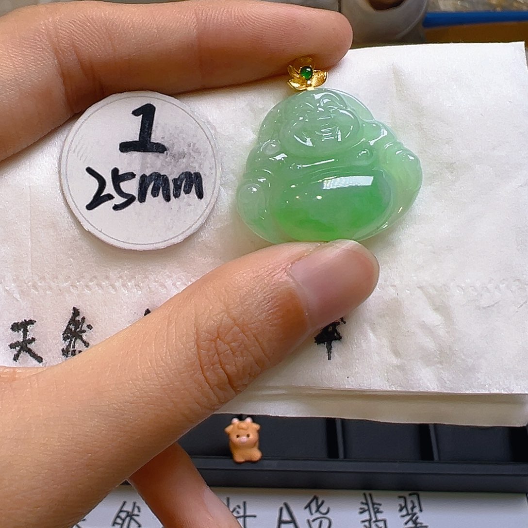 翡翠颈饰18K金镶嵌翡翠