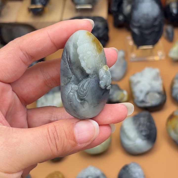 嘟***嘟和田玉未镶嵌颈饰