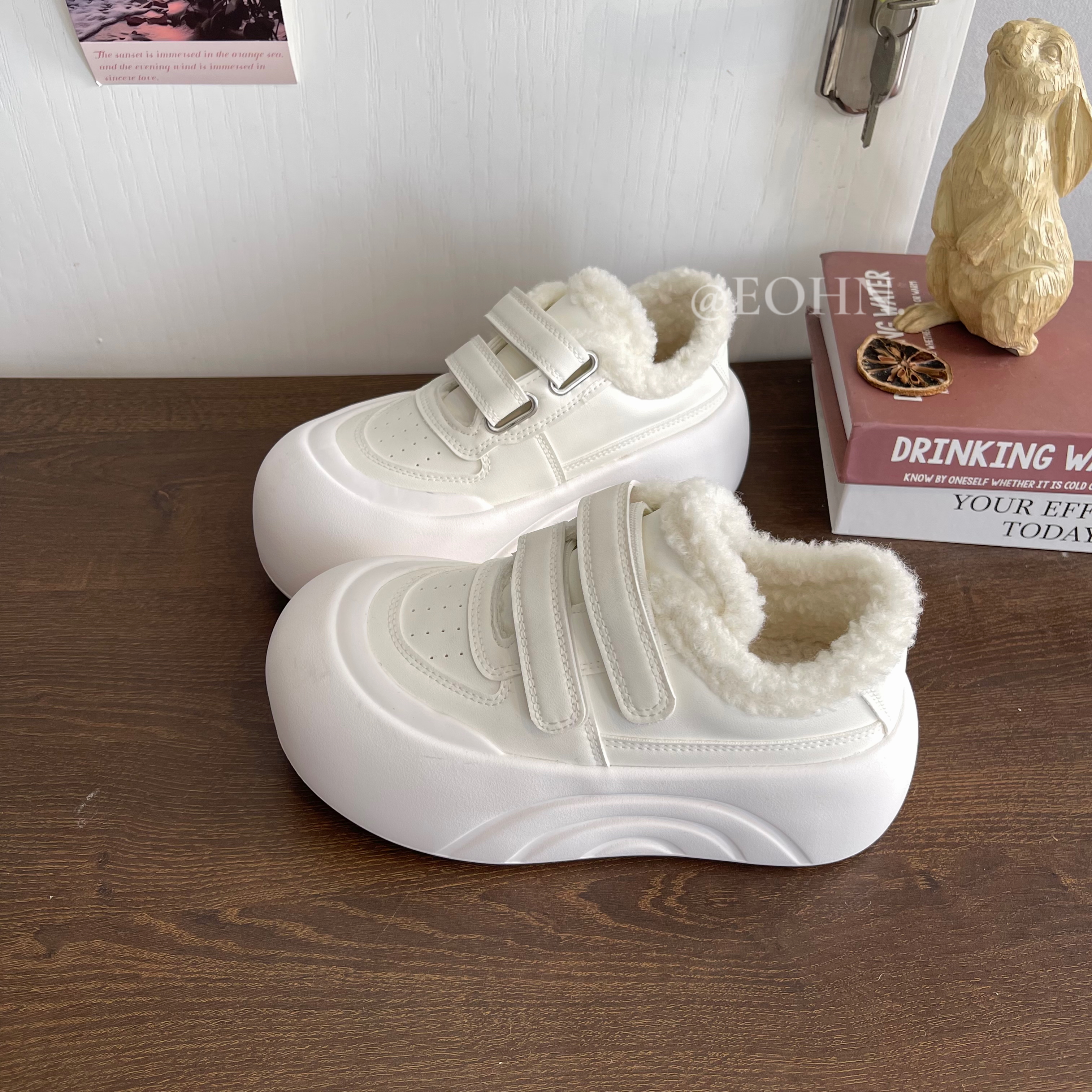 【eohn】2025冬季厚底加绒小白鞋魔术贴简约休闲棉鞋时尚百搭ins