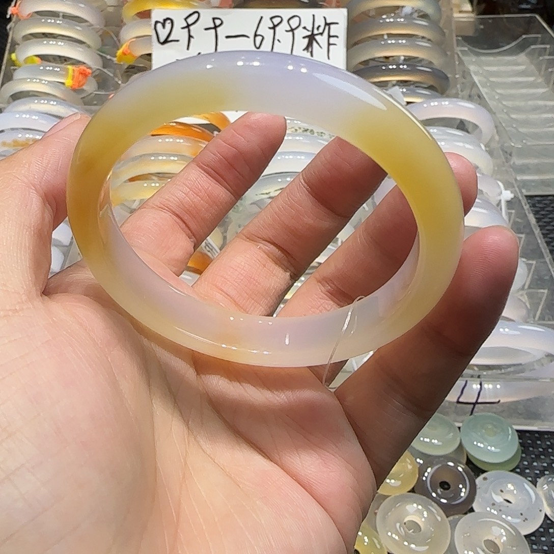 玛瑙/玉髓未镶嵌手镯飘糖