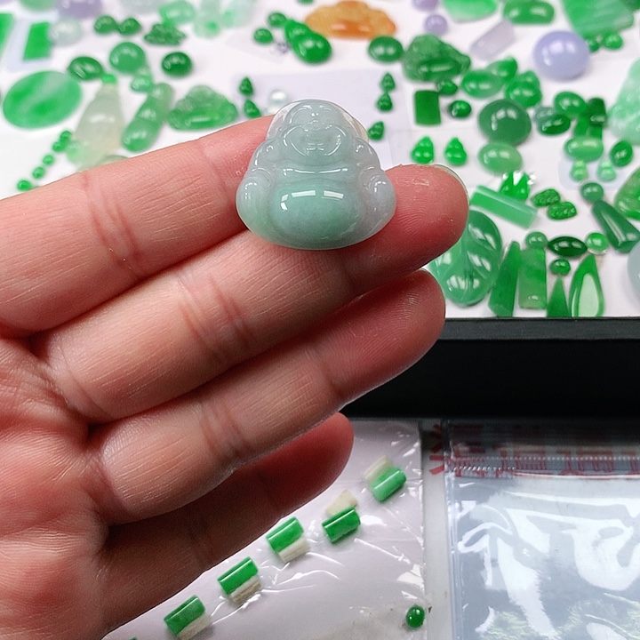 翡翠颈饰未镶嵌翡翠