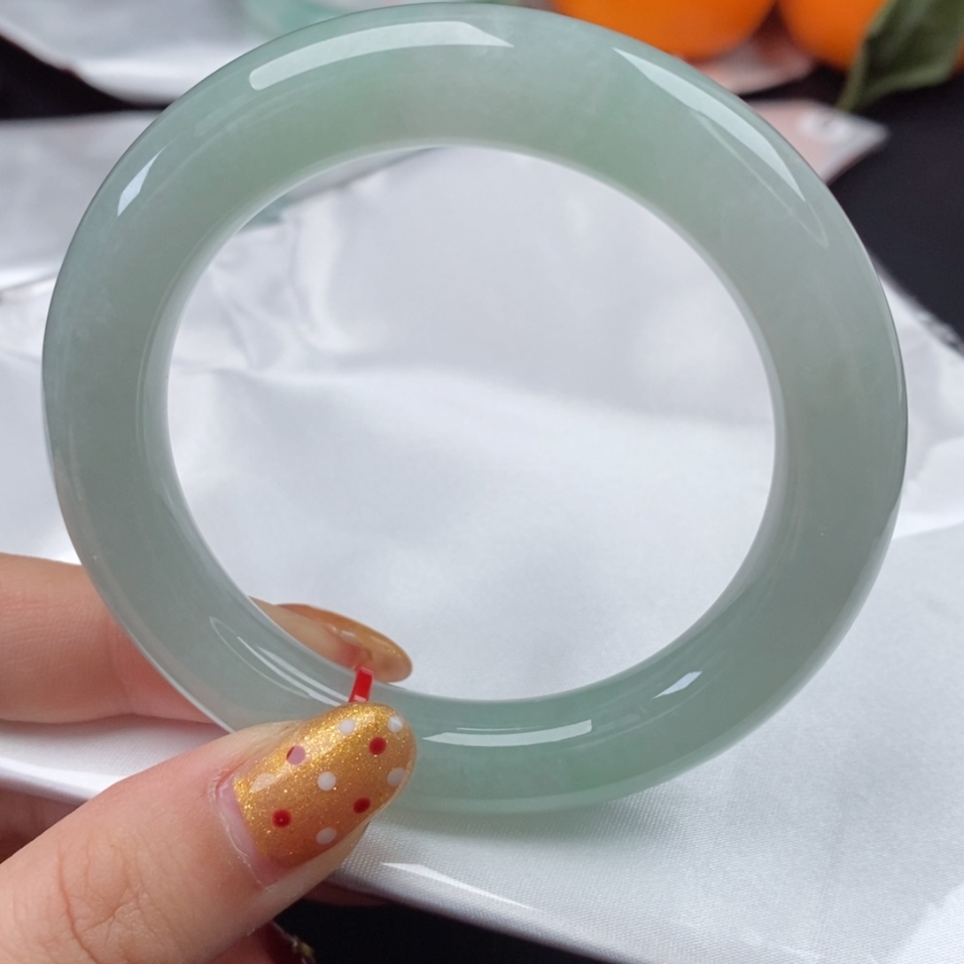 翡翠手镯未镶嵌56圆条