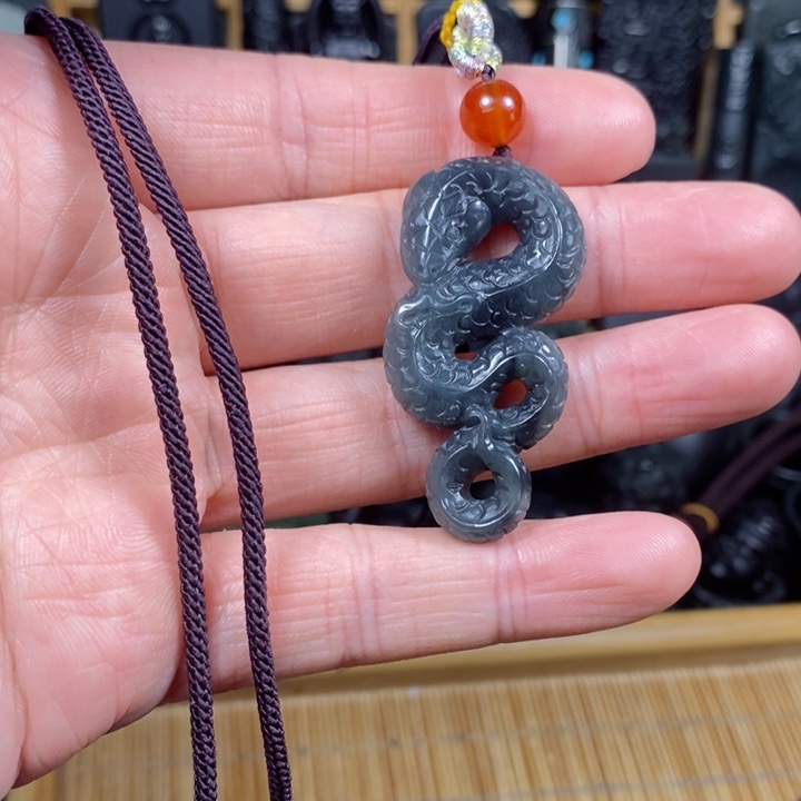 和田玉（青玉）颈饰未镶嵌