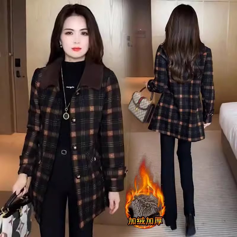 毛呢格子外套女秋冬款2025春秋新款中长款风衣加绒中老年妈妈棉服