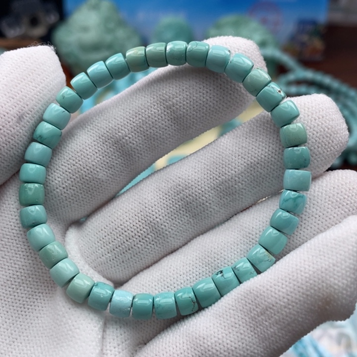 绿松石颈饰未镶嵌