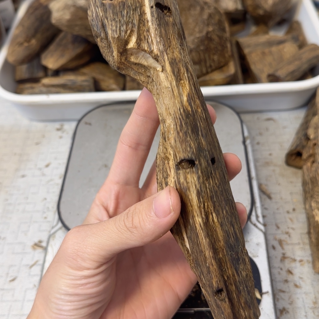 沉香沉香碎屑白棋