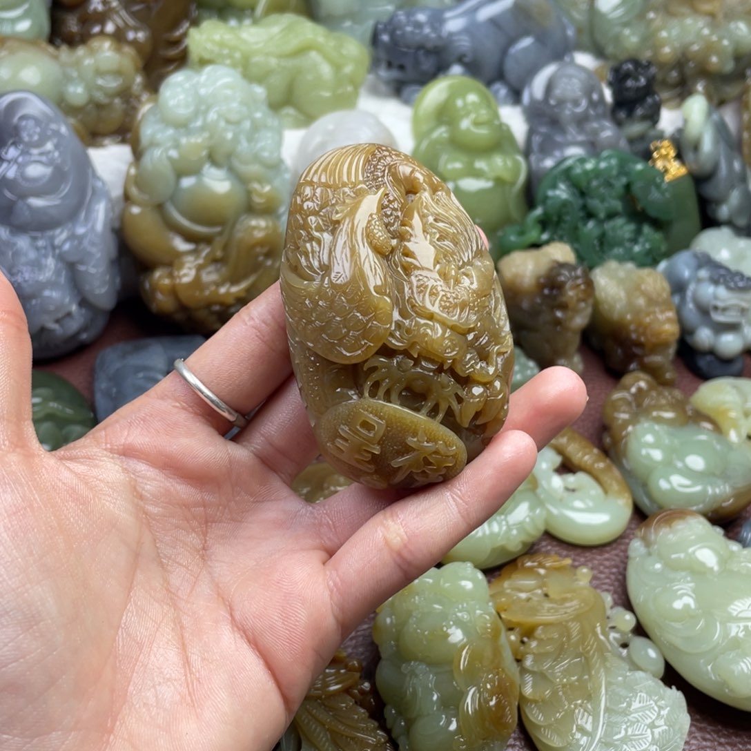 和田玉未镶嵌颈饰