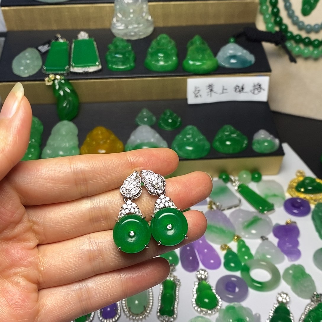 高***店翡翠未镶嵌颈饰翡翠未镶嵌吊坠非a5