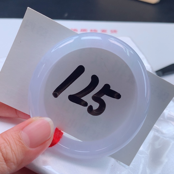 翡翠手镯未镶嵌冰