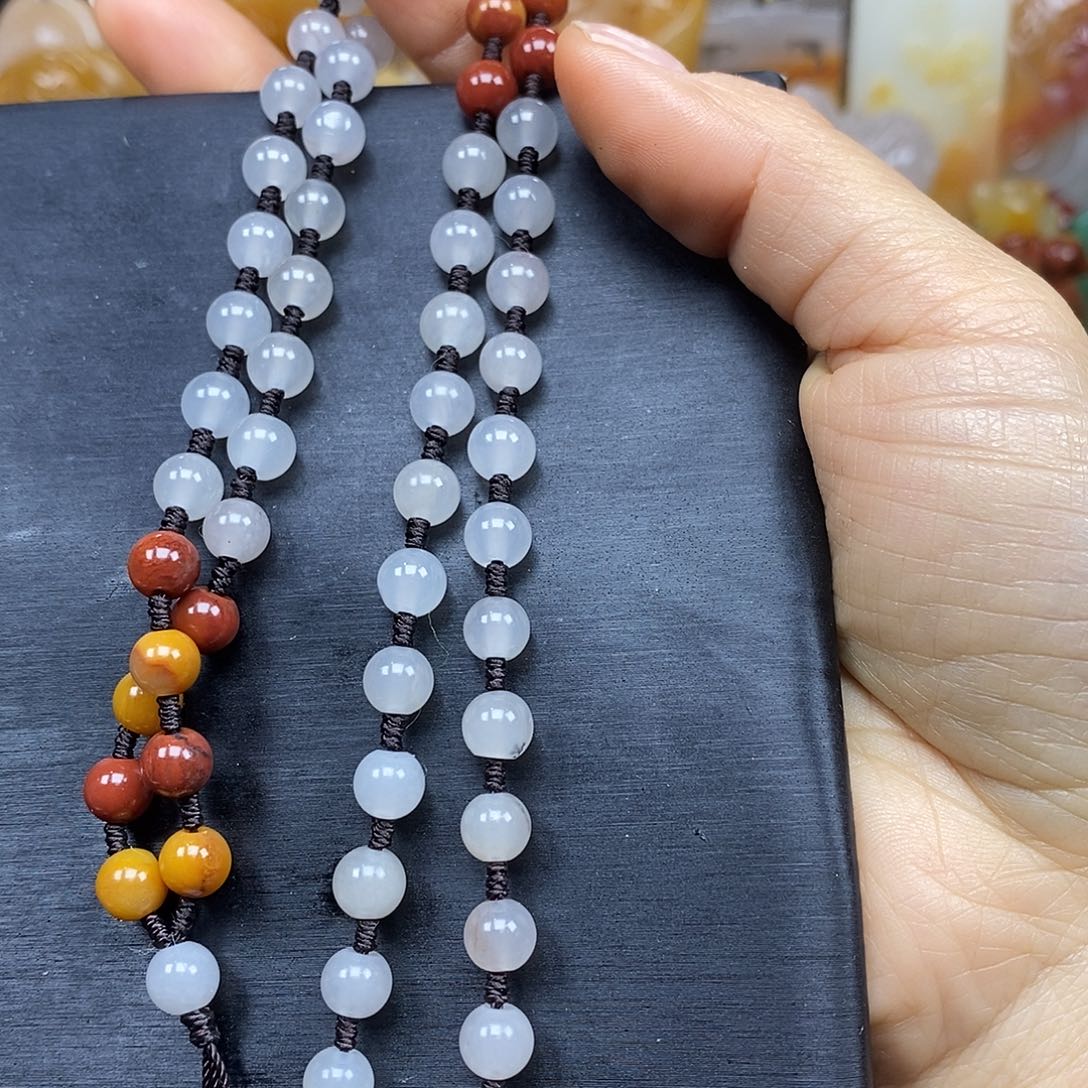 石英质玉（黄龙玉）颈饰未镶嵌