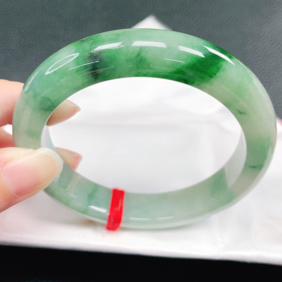 翡翠未镶嵌手镯57圈