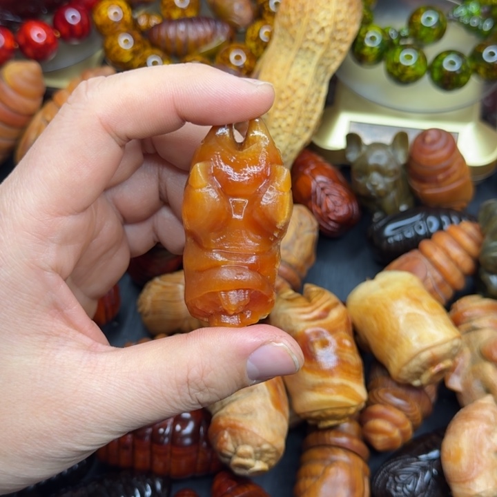 松木琥珀木文玩把件