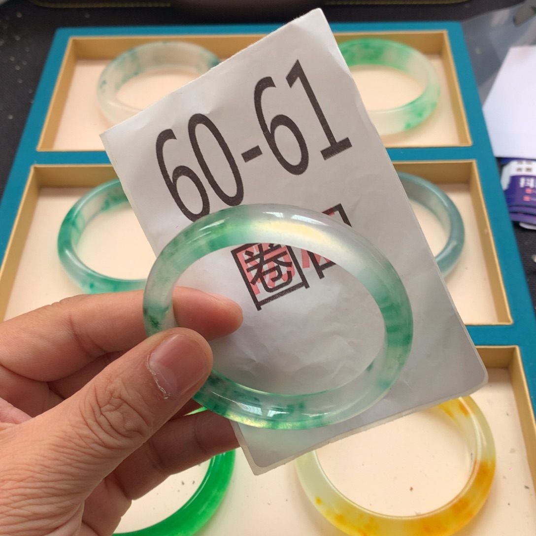 1石英岩玉手镯手镯