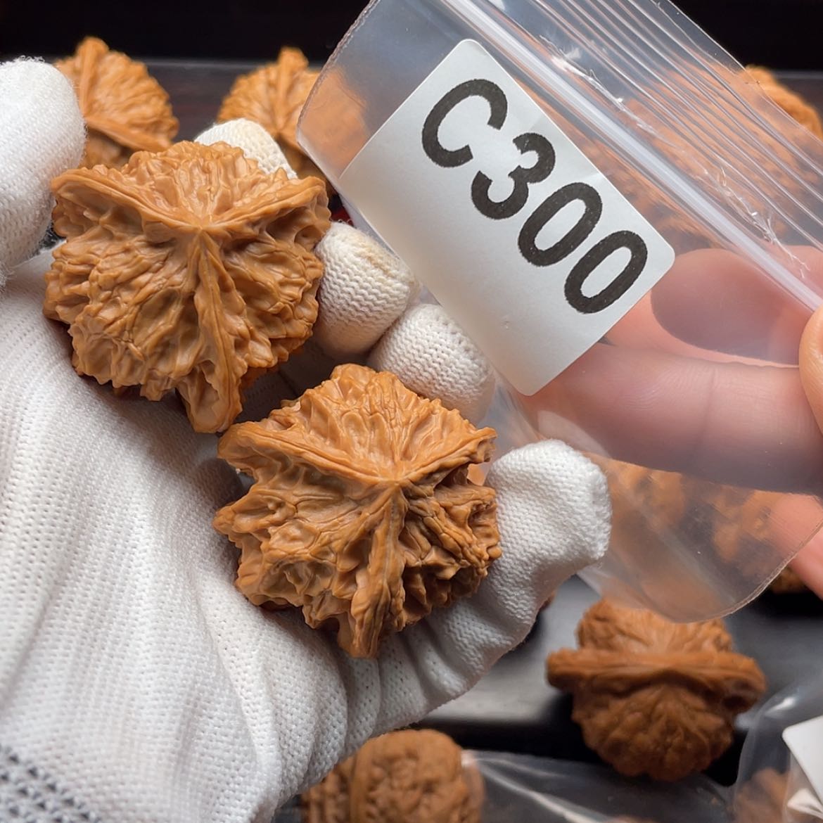 【闪购商品】文玩核桃吊坠C300全品三棱40