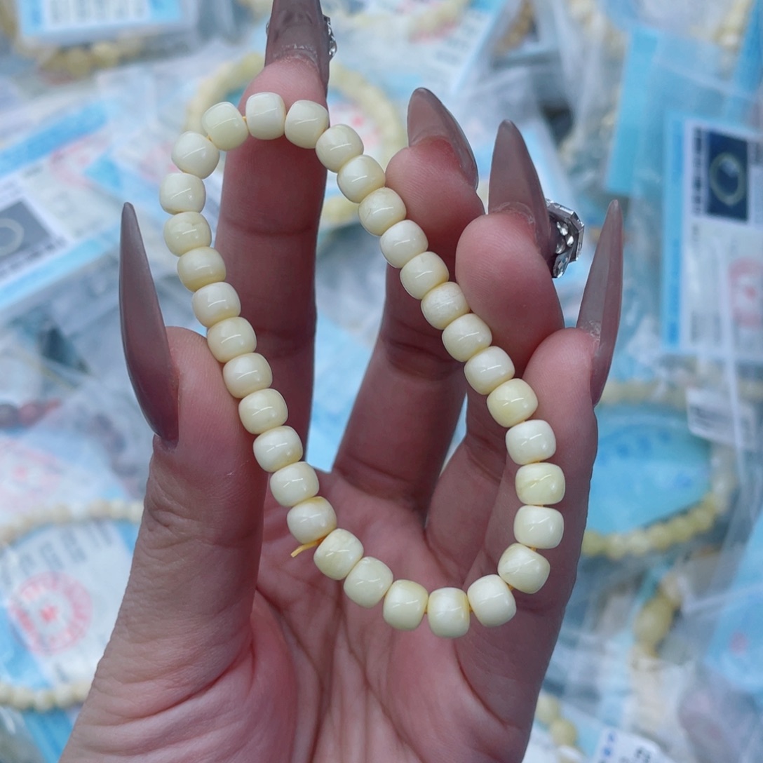 蜜蜡裸石未镶嵌蜜蜡6