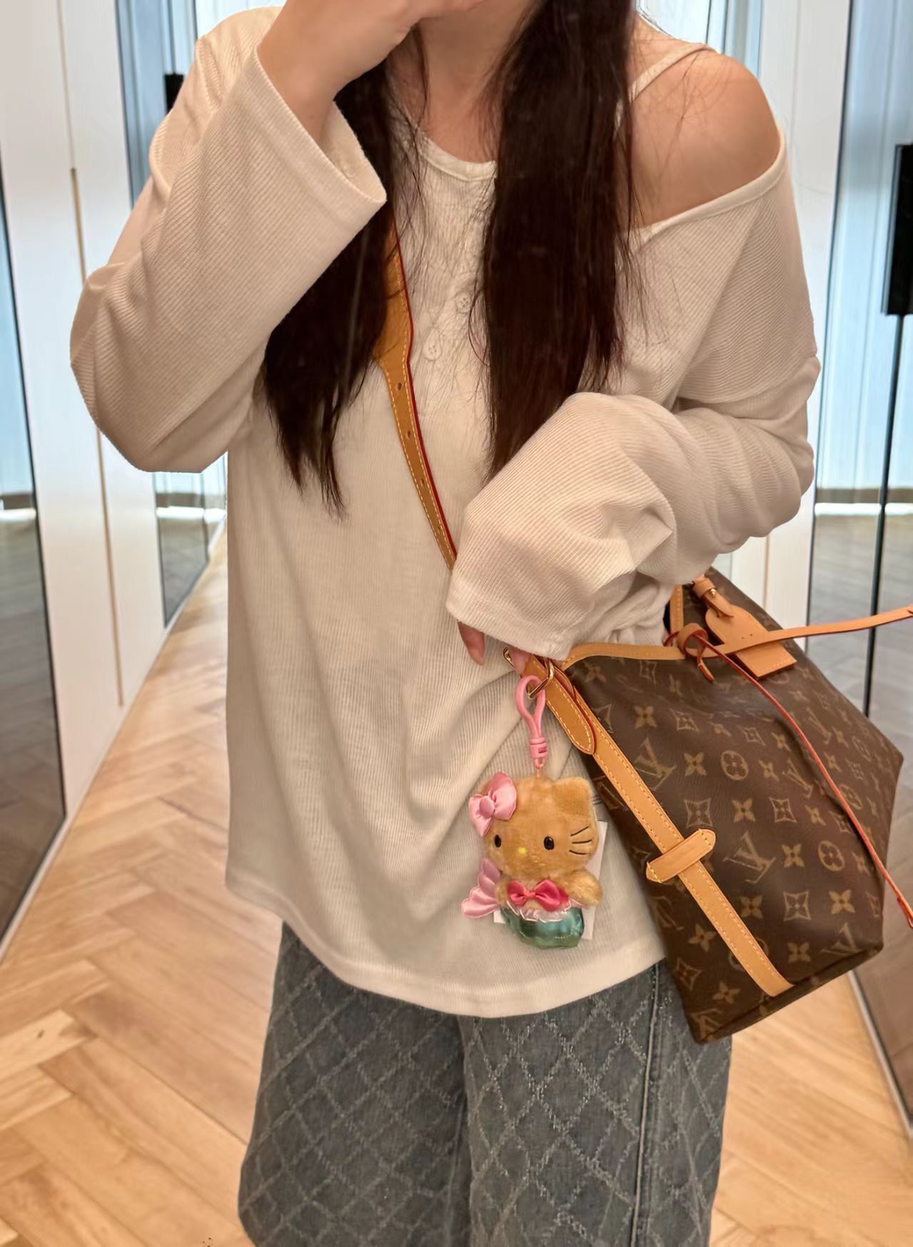 香港发牛角包发财桶新款 | v女包新款法棍配件带008