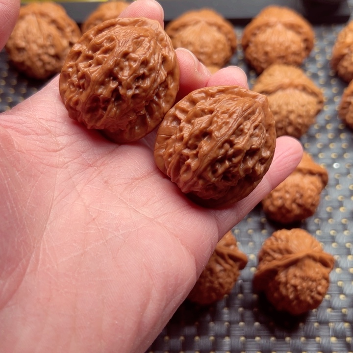 文玩核桃吊坠大红袍38.5