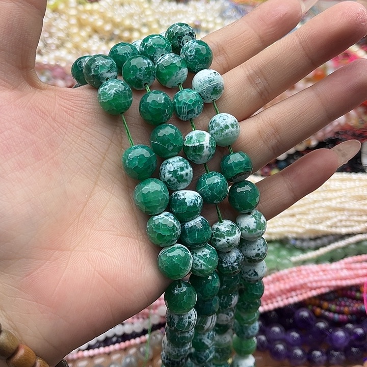 玛瑙/玉髓珠宝半成品未镶嵌一条12mm左右奶皮玛瑙几颗有瑕