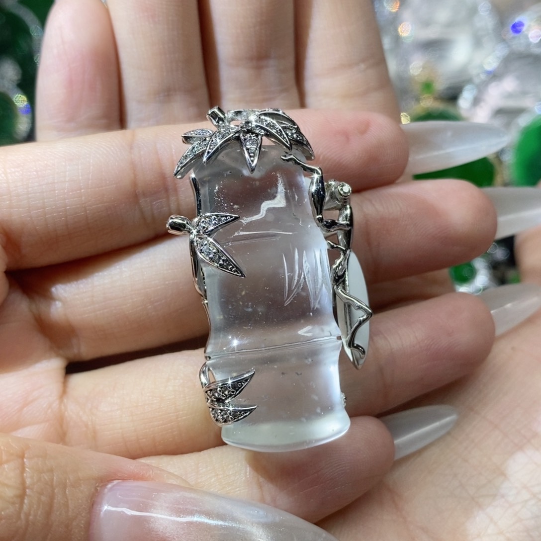 石英质玉颈饰未镶嵌