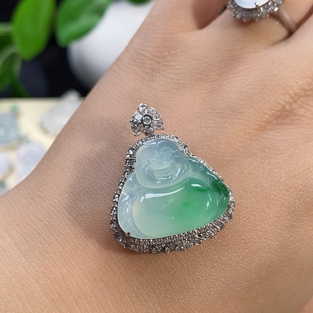 翡翠18K金镶嵌吊坠(赠链)