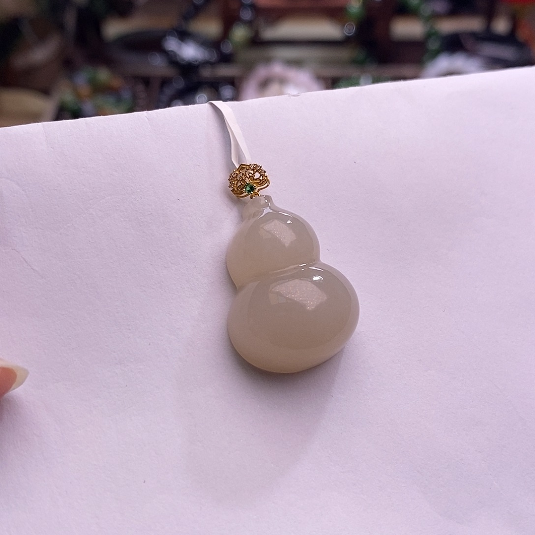 颈饰未镶嵌和田玉老矿料浓藕粉金镶葫芦