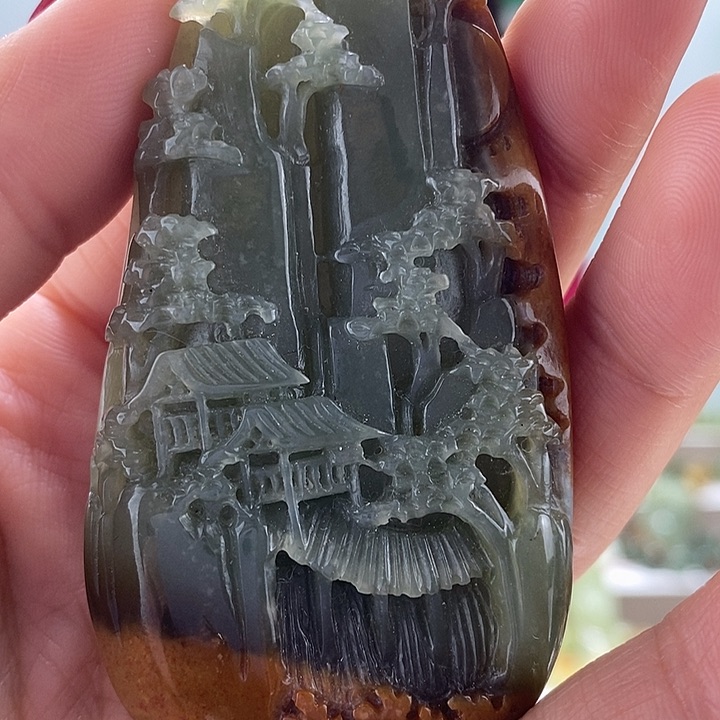 透闪石质玉挂件未镶嵌