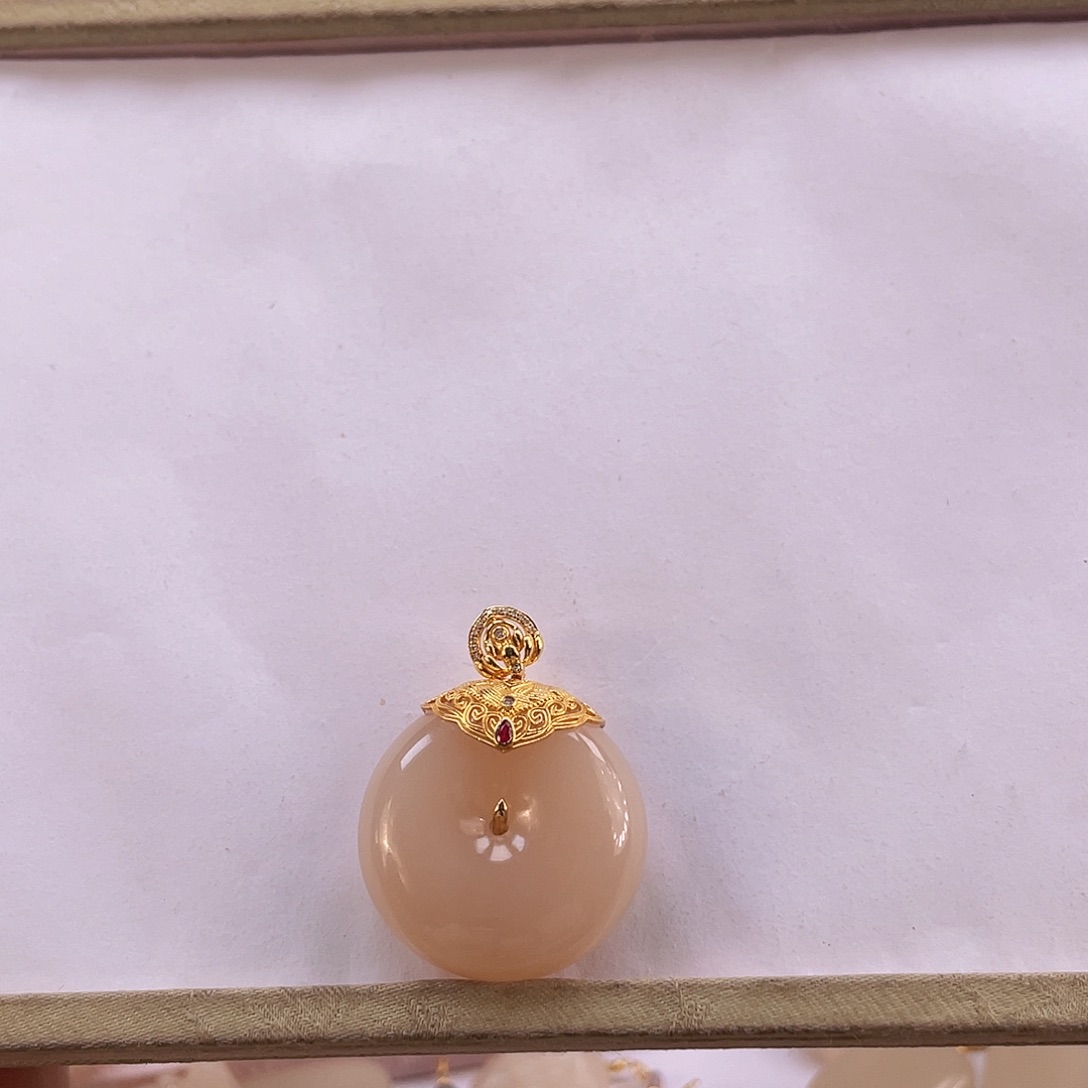 和田玉吊坠(不含链)18K金镶嵌用****7