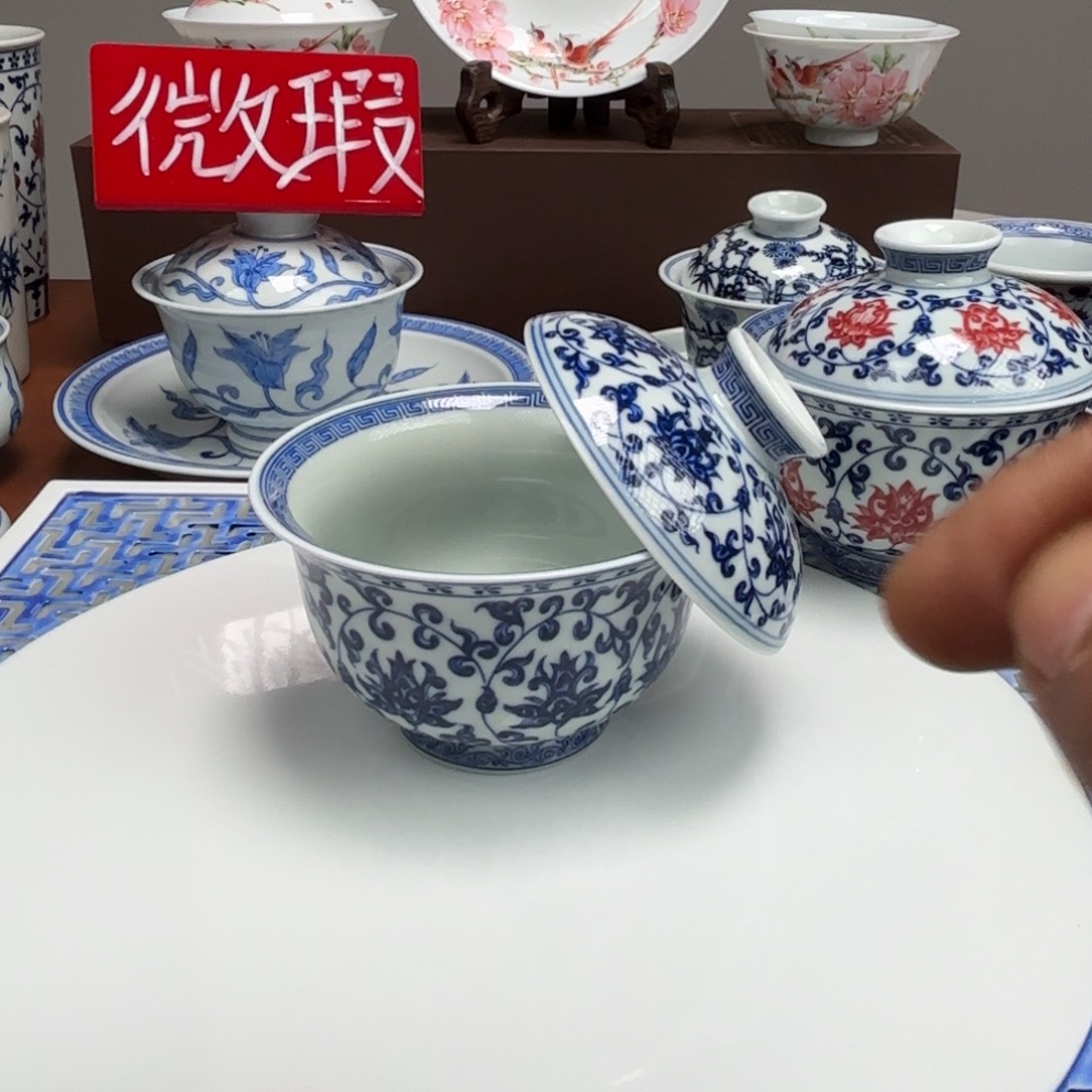 陶摆件微瑕青花缠枝莲盖碗不合缝