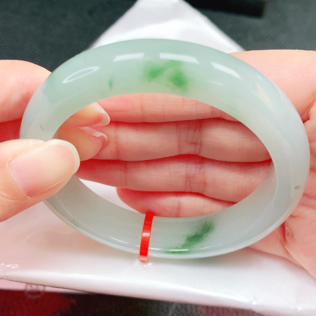 翡翠未镶嵌手镯56圈