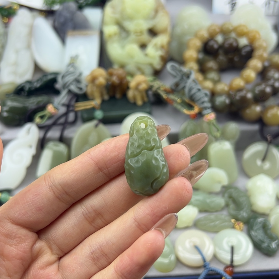 和田玉未镶嵌颈饰和田玉挂件默认带瑕疵