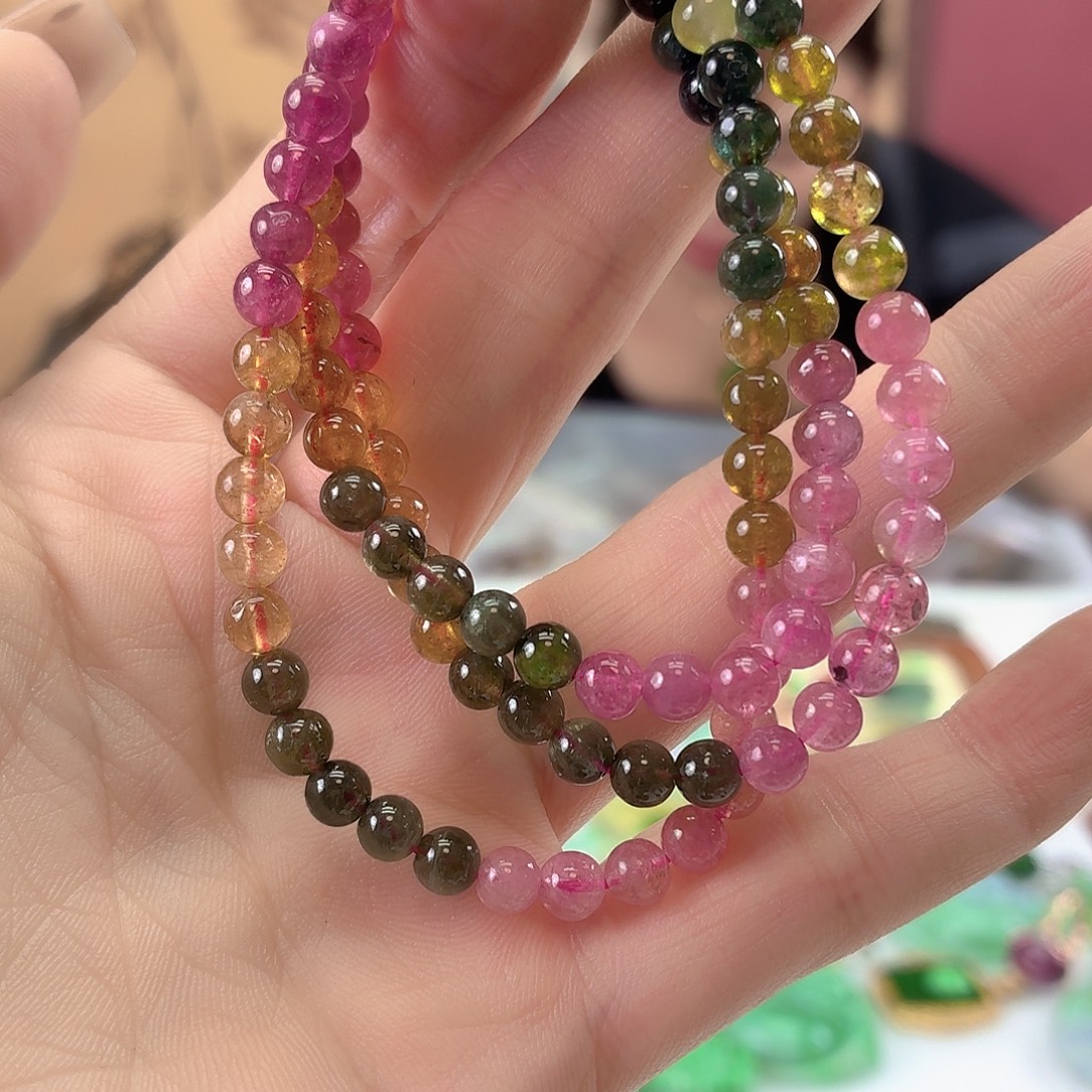 未镶嵌碧玺颈饰碧玺