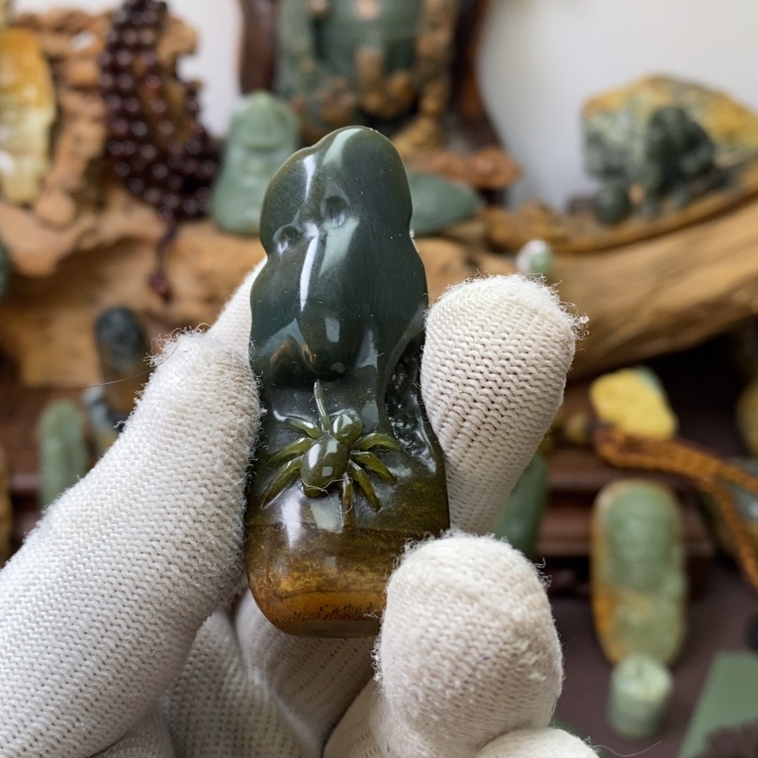 聚***馆岫岩河磨玉（透闪石质玉）未镶嵌挂件