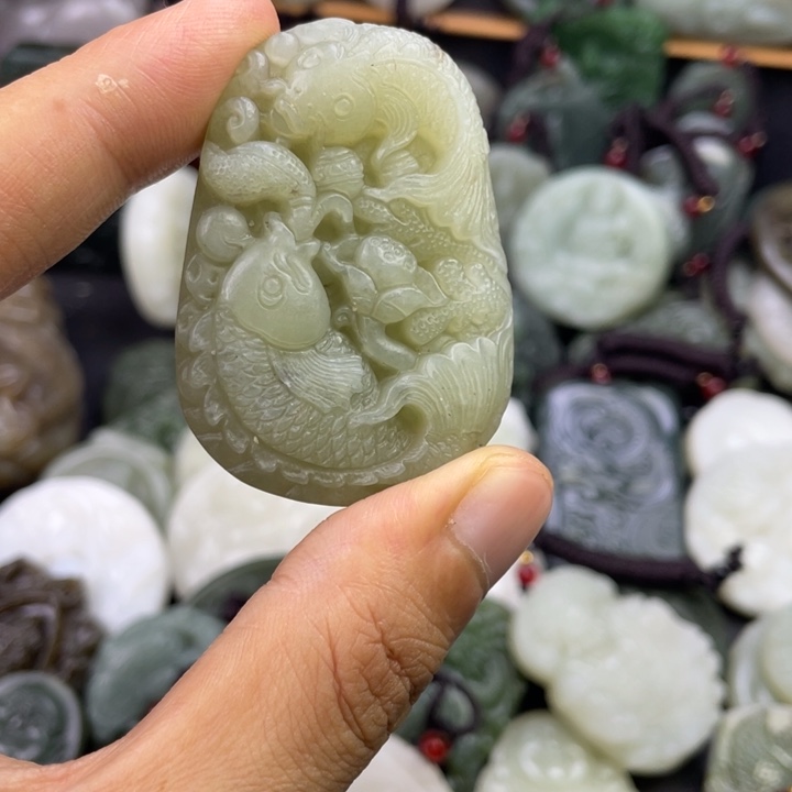 和田玉未镶嵌颈饰