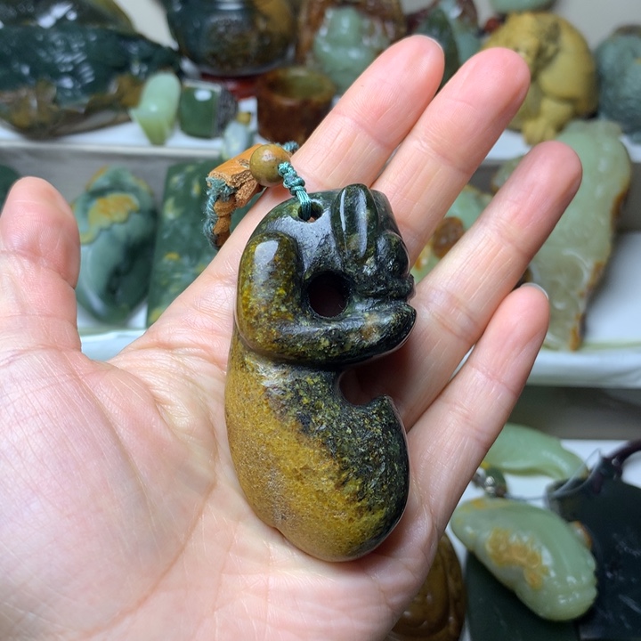 岫岩河磨玉（透闪石质玉）手把未镶嵌