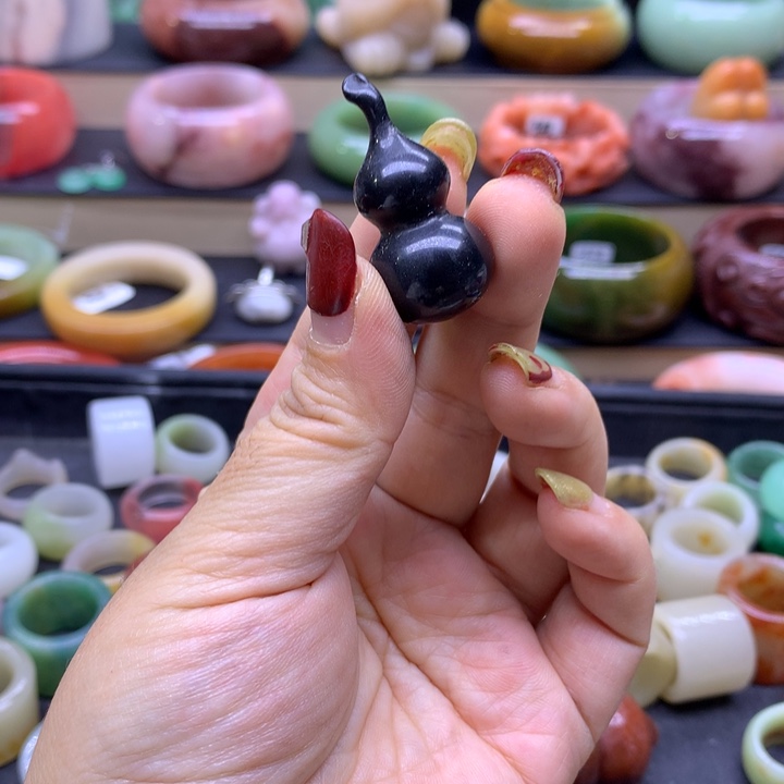 石英岩玉未镶嵌13468975444