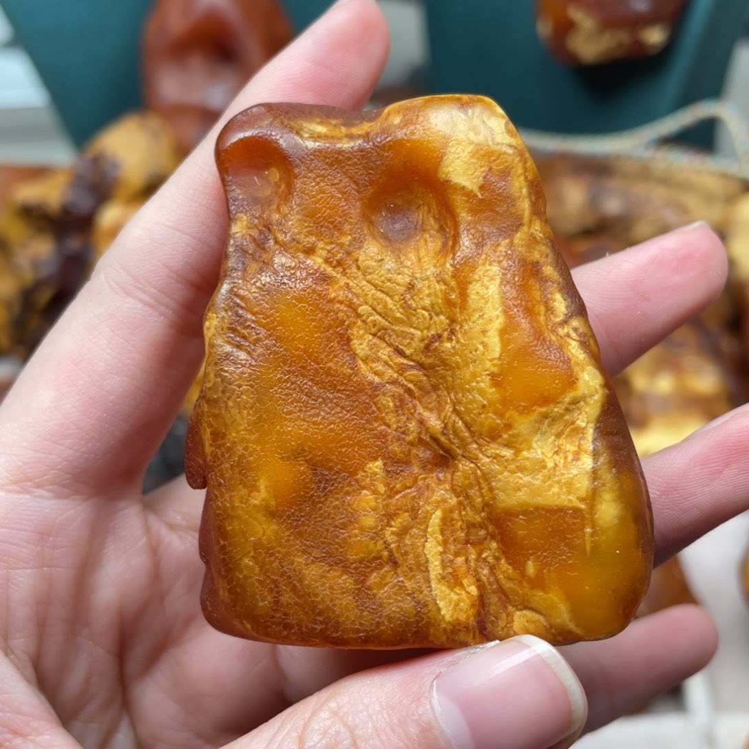 琥珀珠宝奇石未镶嵌