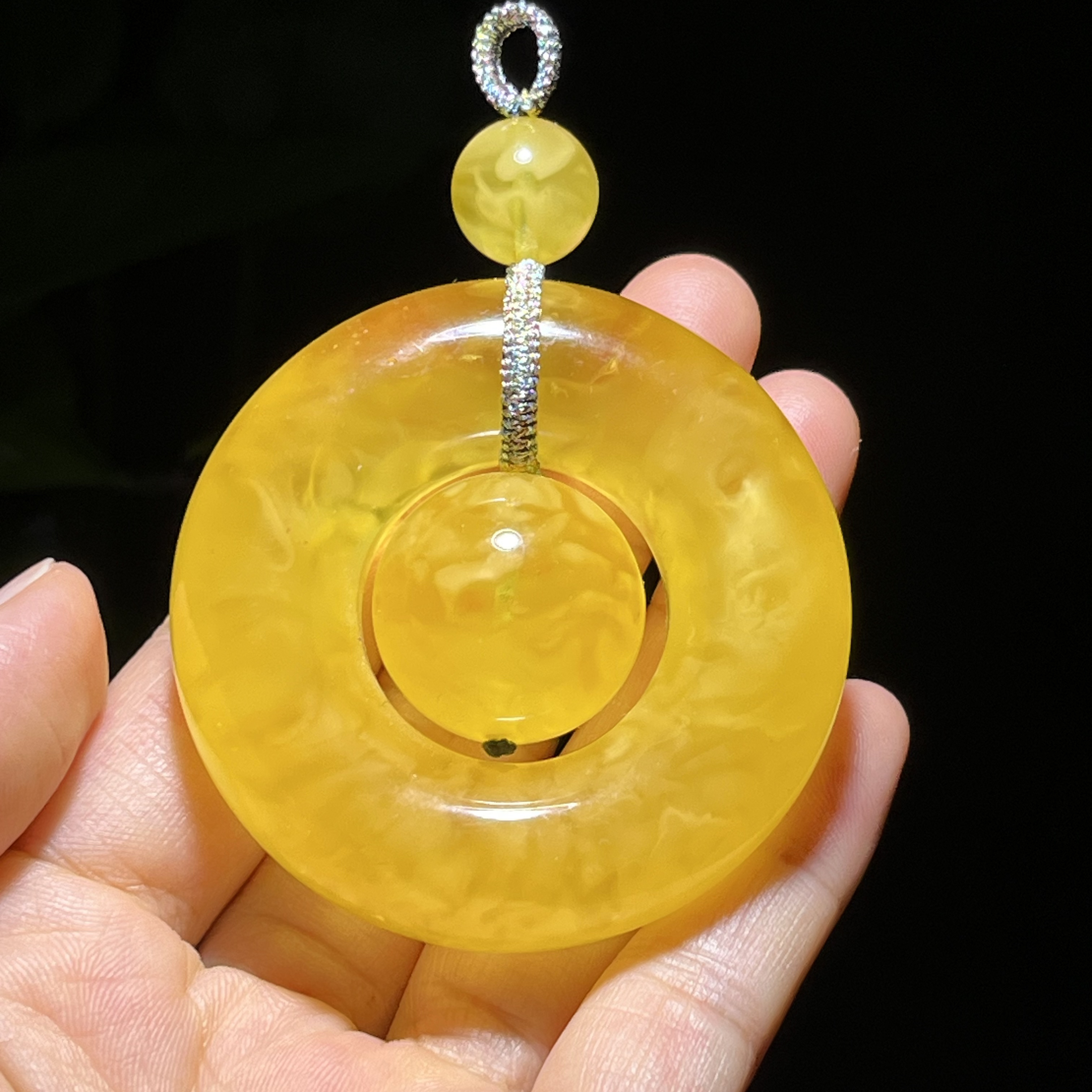 天然琥珀同心环吊坠 金绞溶洞蜜 蜜纹飘逸妖娆75克价出