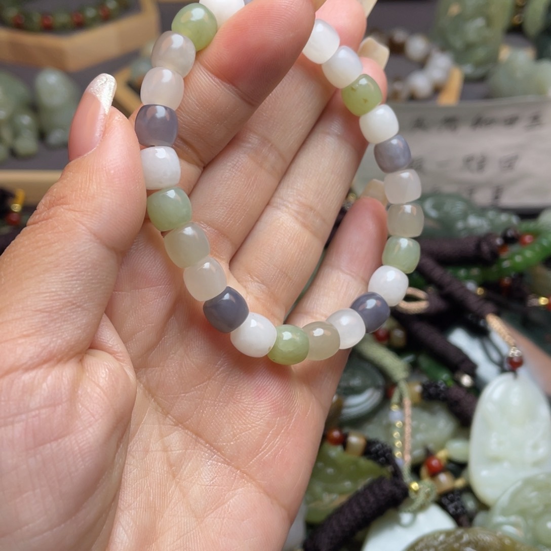 和田玉颈饰未镶嵌