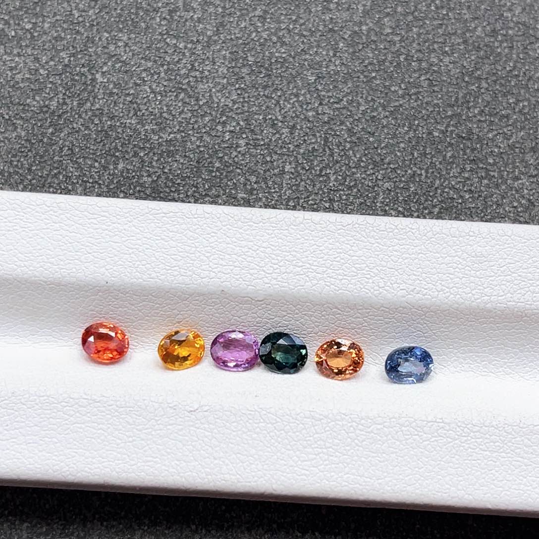 蓝宝石裸石未镶嵌