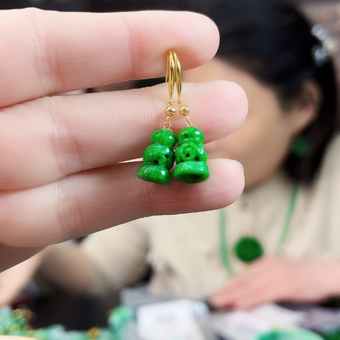 翡翠颈饰18K金镶嵌耳饰