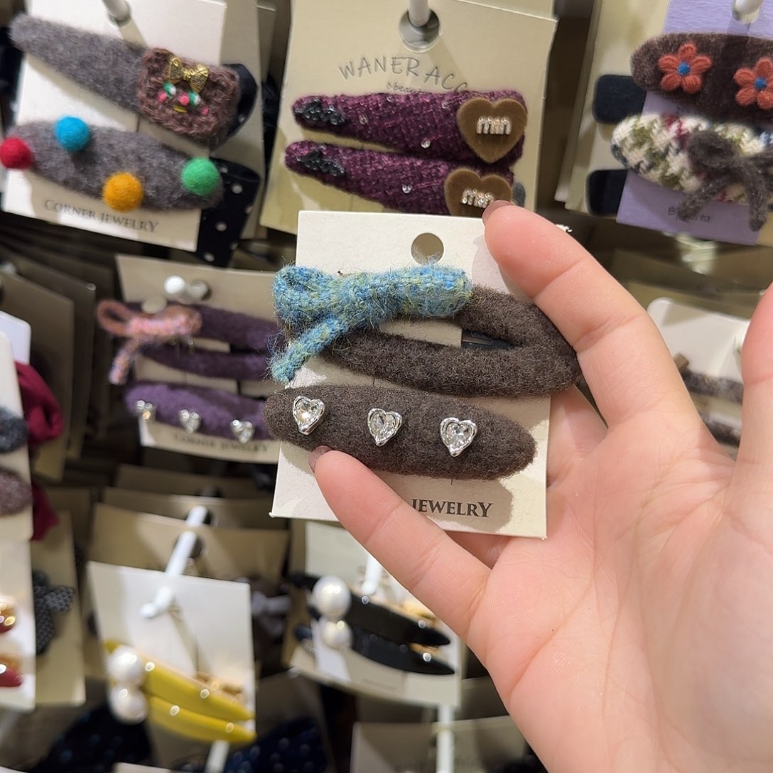 布艺非金属灰色爱心鸭架